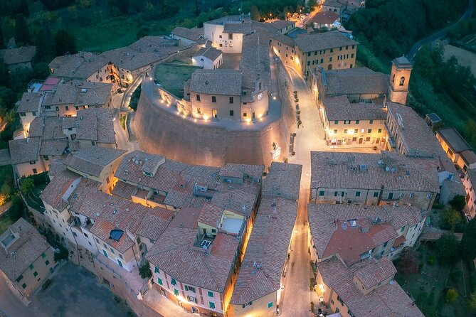 Private Guided Tour to Pisa and local Wine Farm from Livorno port - The family farm lunch and wine tasting