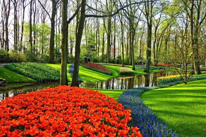 Private Tour to Tulips, Keukenhof, Windmills & Cheese Farm - Zaanse Schans: windmills, wooden shoes, and a change of pace