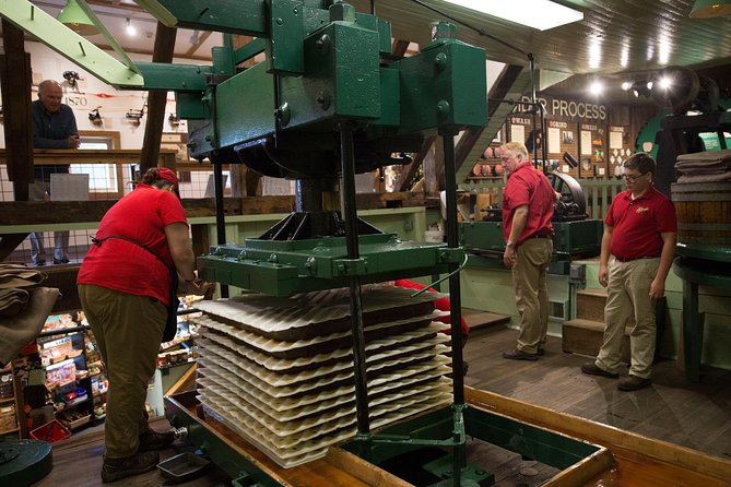 Private Tour with Owner of the Fly Creek Cider Mill & Orchard - Who Will Get the Most From This Tour