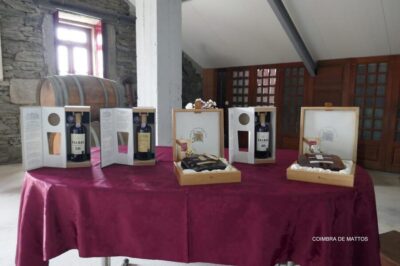 Régua: Wine Tasting at a Farm, Traditional Lunch, Cruise and Train