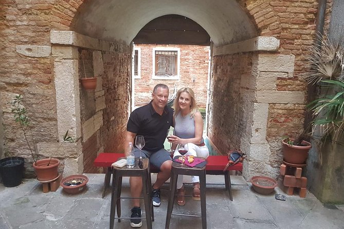 Rialto Farmers & Fish Market Food Tour in Venice with Wine Tasting & Sightseeing - Key points to know before booking