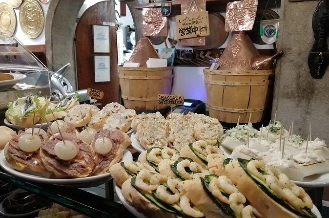 Rialto Farmers & Fish Market Food Tour in Venice with Wine Tasting & Sightseeing - What the $107.63 price includes