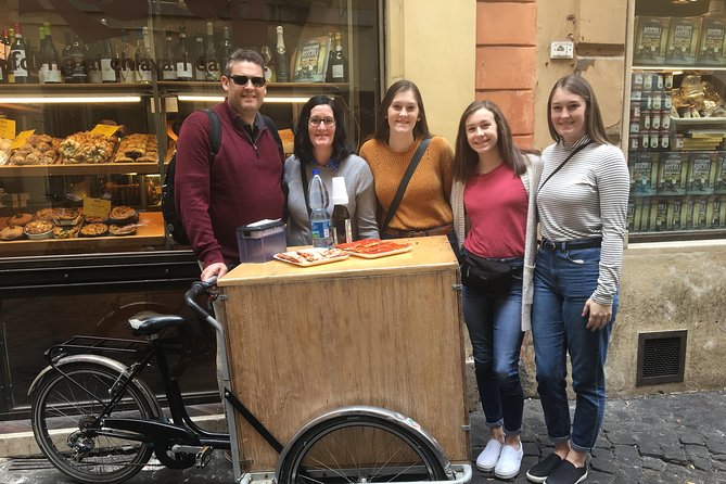 Rome: Small-Group Tasty Food Tour Around Farmers Market - Pizza at a bakery nearly a century old