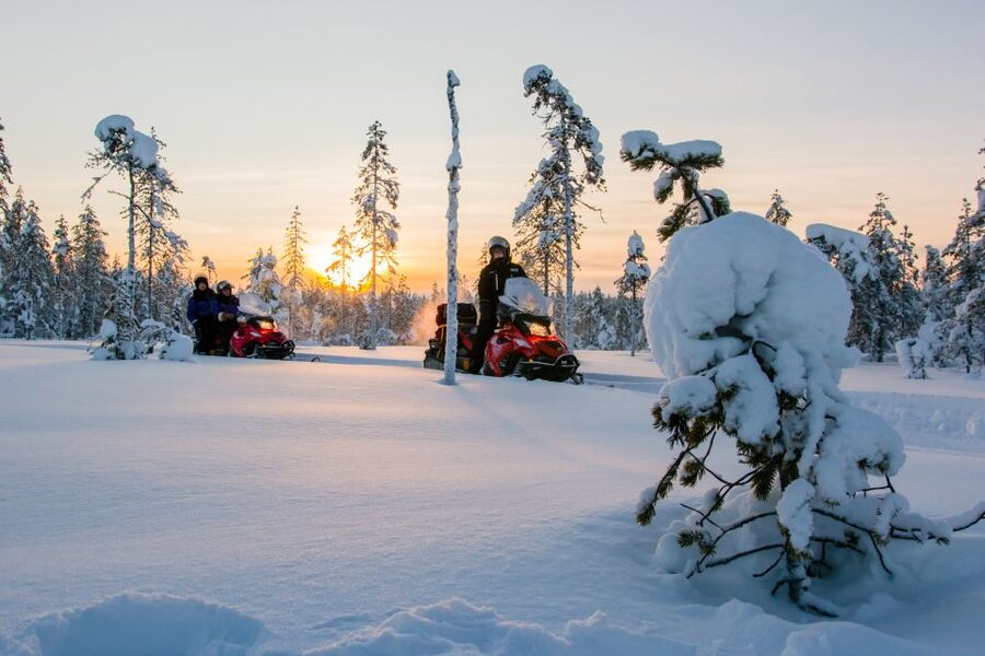 Rovaniemi: Snowmobile Safari to a Reindeer Farm - The ride through Lapland