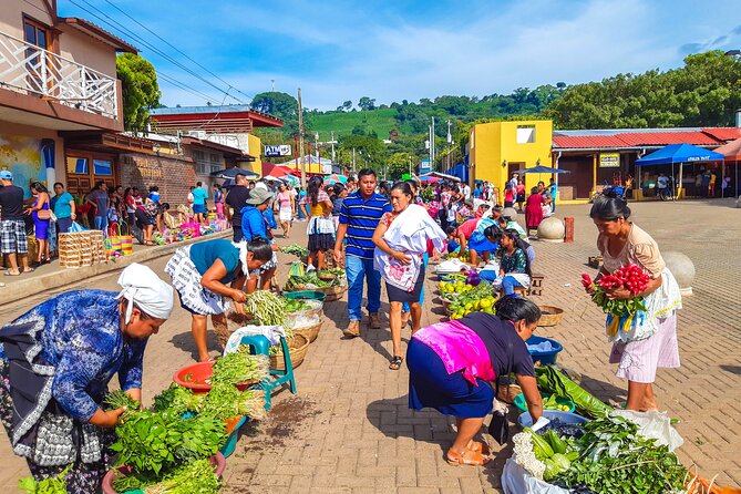 Ruta de Las Flores Adventure, Relax at Hotsprings + 1930's farm Coffee Tour - Nahuizalco: market life and craft traditions