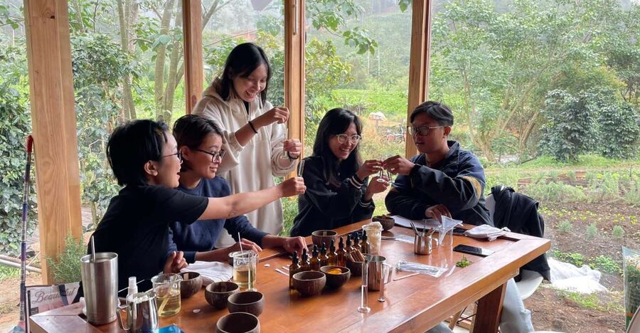 Scented candle workshop at Twin Beans Farm - Da Lat suburb - Timing, language, and booking details