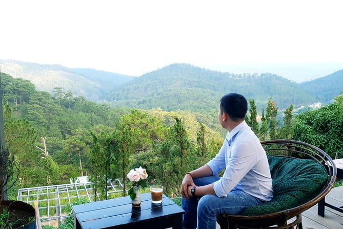 Scented Candle Workshop in Twin Beans Farm Da Lat - Making and decorating your candle