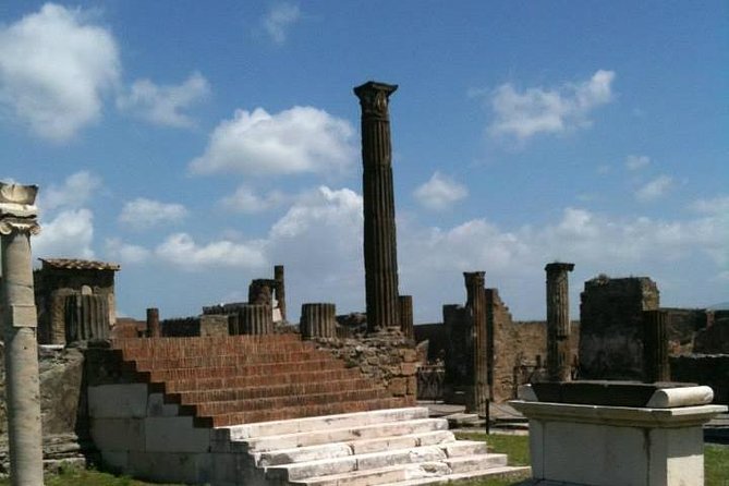 Shore excursion Guided Tour of Pompeii Ruins and Sorrento with a Farmhouse Lunch - Pompeii with an art historian guide
