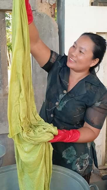 Siem Reap: Lotus Silk Farm- Tour, Lake & Masterclass - Lotus tea, biscuits, and the small extras