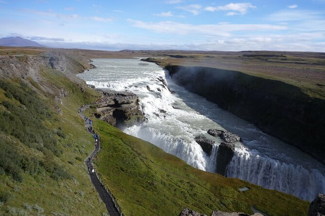 Small Group Golden Circle with Kerid Crater & Tomato Farm Visit - Þingvellir: geology and the birthplace of parliament