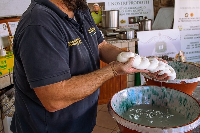 Sorrento Ape Tour, Lemon Garden, Mozzarella Show & Pizza Class - Making your own Neapolitan pizza in Schiazzano