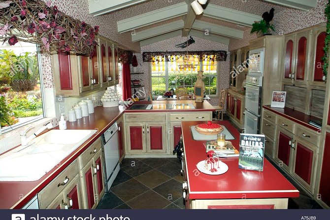 Southfork Ranch and Dallas/JFK Highlights Tour - Inside the Ewing Mansion