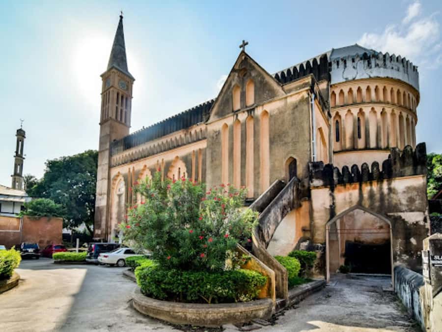 STONE TOWN AND SPICE FARM TOUR - Markets, courtyards, and the everyday town