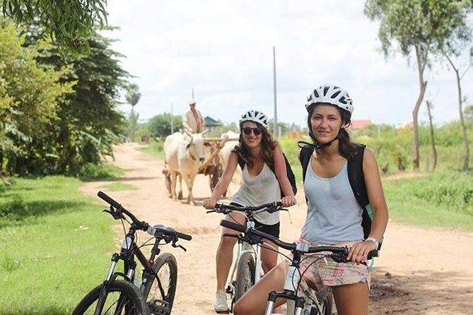 The Mekong Island Biking Tour and Lunch with farmers - Riding through farms and Khmer villages