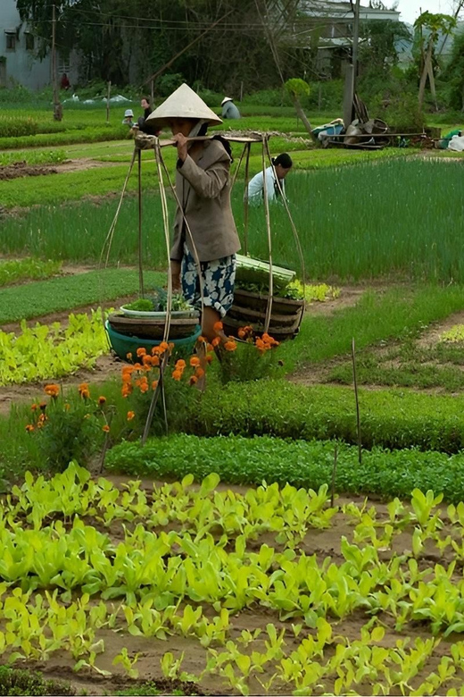 Tra Que Village Vegetable Farm Experience by Bike - What makes Tra Que Vegetable Village special