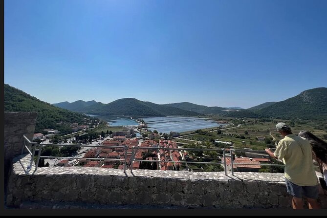 Transfer from Split to Dubrovnik with Stop at the Oyster Farm - Fresh oysters at the farm