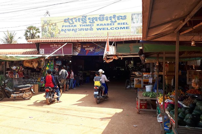 Tuk Tuk Journey: Exploring Rural Life and Silk Farm Craftsmanship - Krabei Riel market and village life