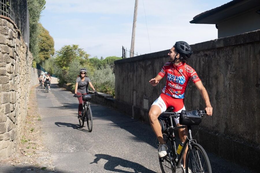 Tuscany Hills Bike Tour with Lunch at farm and Wine Tasting - Two hours through the Chianti hills