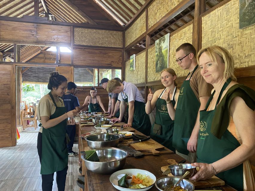 Ubud: Balinese Cooking Class at an Organic Farm - Friendly teaching with a small-group feel