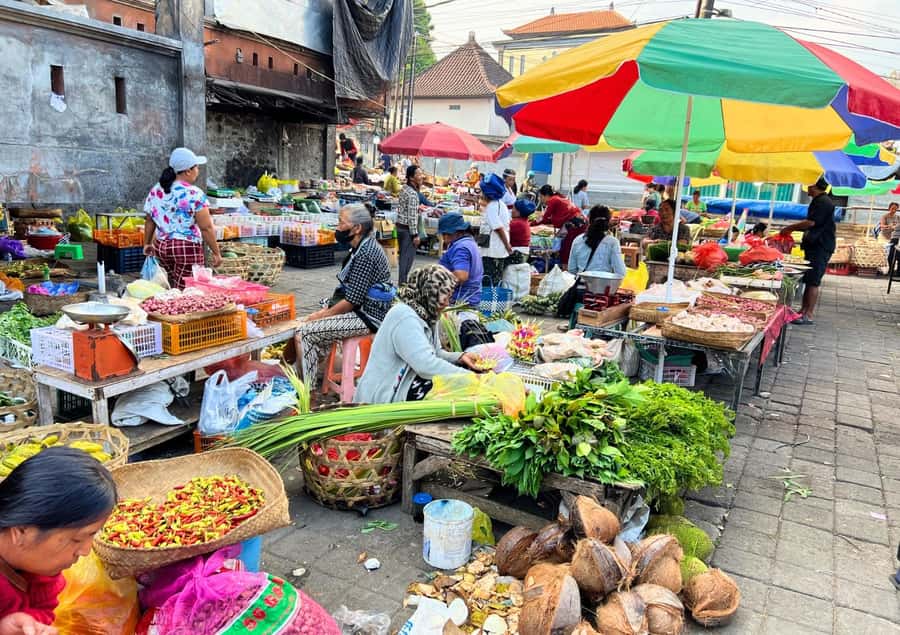 Ubud: Balinese Cooking Class at an Organic Farm - What the day feels like from start to finish