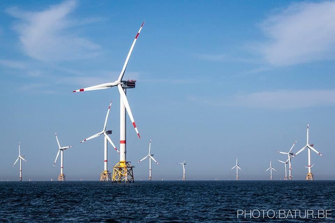 Unforgettable sea trip to the wind farms in the North Sea - The safety briefing and the crew