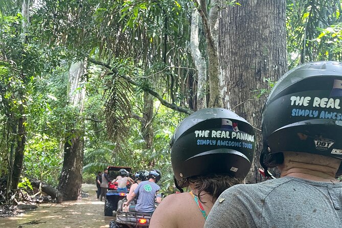 Unique Pineapple Farm Tour on 4 wheels - Leaving Panama City for the real jungle