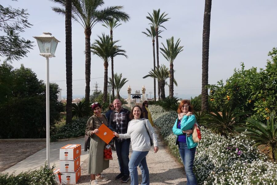 Valencia: Orange Farm and Orchard Trip with Tastings - Tasting citrus, jams, honey, and Valencian liqueurs