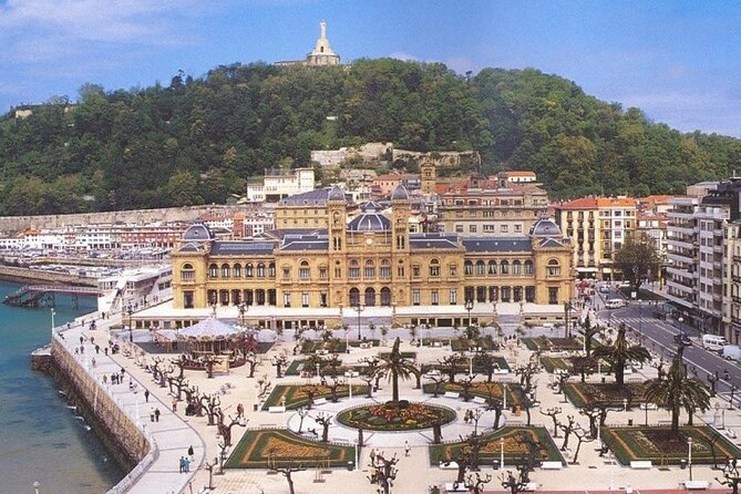Visit San Sebastian and a Family Cheese Farm with Tasting (From Bilbao) - Cheese, cider, and wine in a Basque txoko