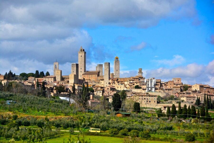 Visit Siena and San Gimignano with lunch at a family farm - Why this Siena and San Gimignano day works