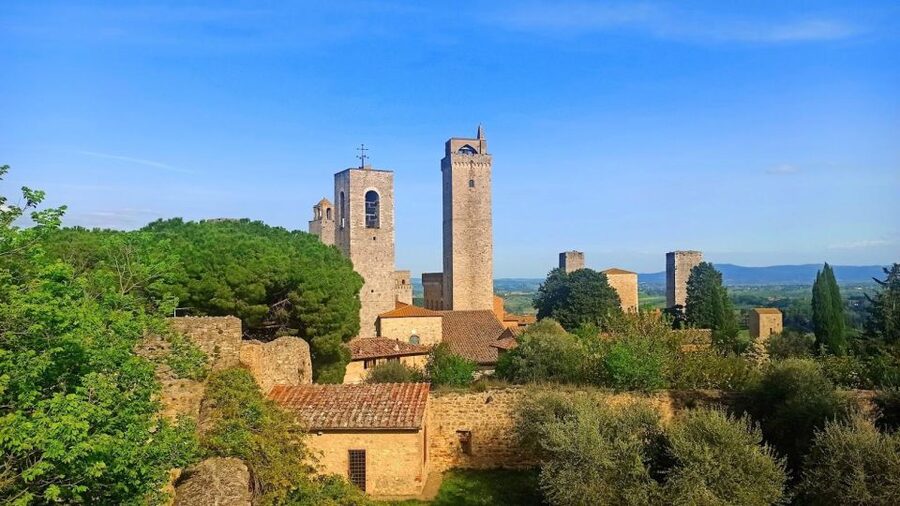 Visit Siena and San Gimignano with lunch at a family farm - Is $259 a fair price?