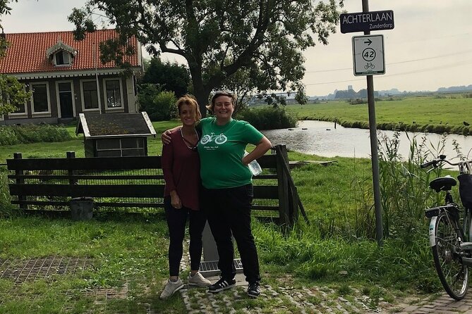 Windmill, Dairy Farms & Countryside Electric Bike Tour - What the small group changes