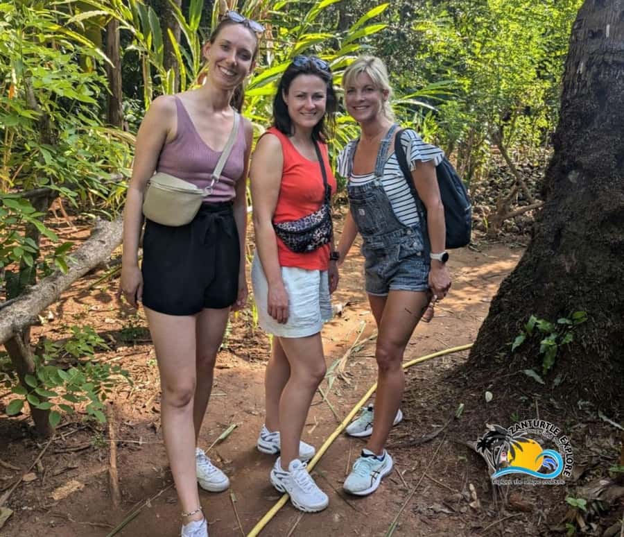Zanzibar: Spice Farm Tour with Traditional Cooking Class - Traditional music, shopping, and the tipping question