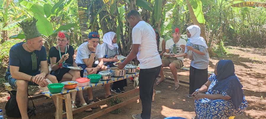 Zanzibar: Spice Farm Tour with Traditional Cooking Lesson - Buying spices without a surprise at checkout