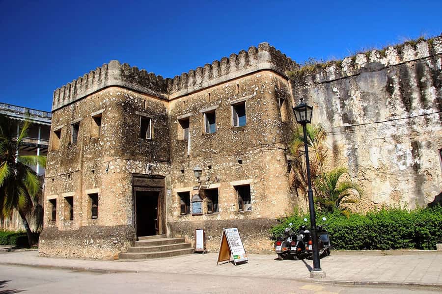 Zanzibar: Stone Town City Tour and Spice Farm with Lunch - Stone Town starts with slavery, trade, and Swahili culture